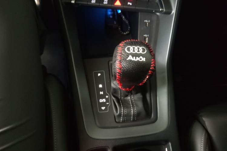 Used Audi Q3 Sportback 2020 40 TFSI Fashion Model Gear Lever