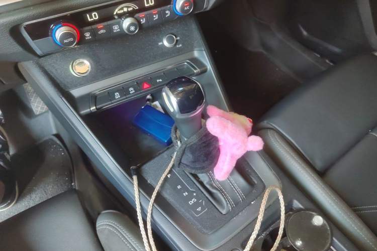Used Audi Q3 Sportback 2020 40 TFSI Fashion Model Gear Lever