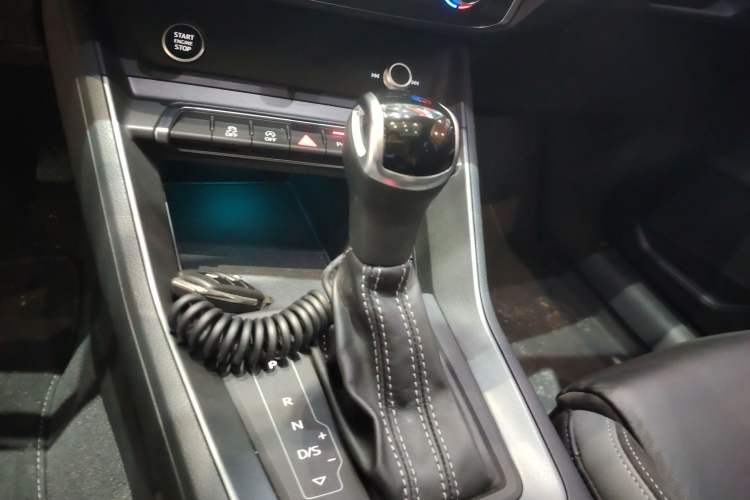 Used Audi Q3 Sportback 2020 40 TFSI Fashion Model Gear Lever