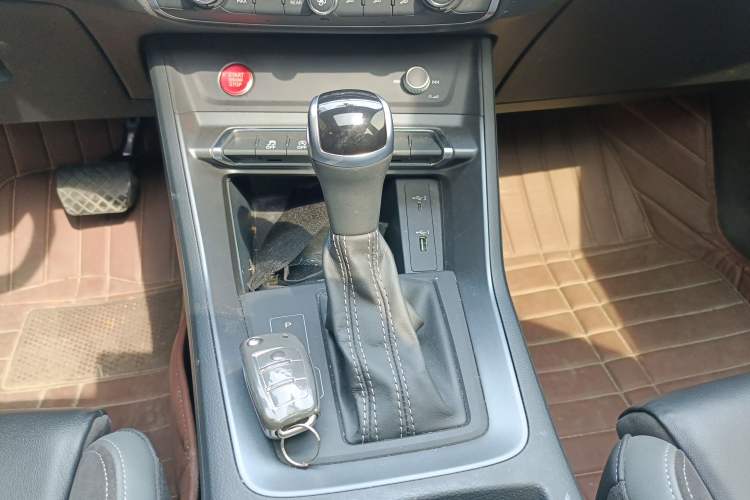 Used Audi Q3 Sportback 2020 40 TFSI Fashion Model Gear Lever
