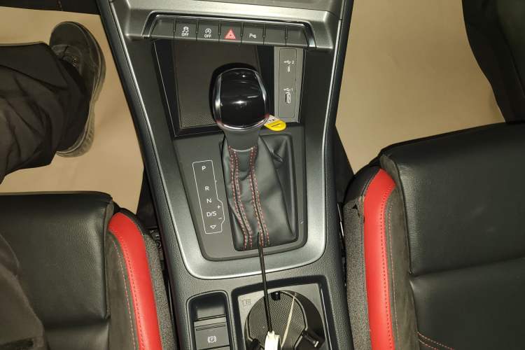 Used Audi Q3 Sportback 2020 40 TFSI Fashion Model Gear Lever