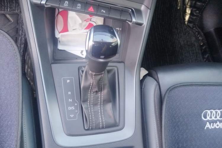 Used Audi Q3 Sportback 2020 40 TFSI Fashion Model Gear Lever