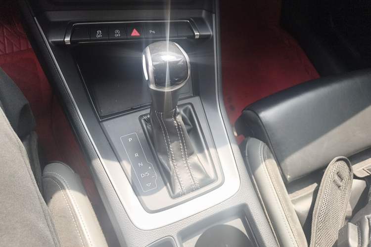 Used Audi Q3 Sportback 2020 40 TFSI Fashion Model Gear Lever