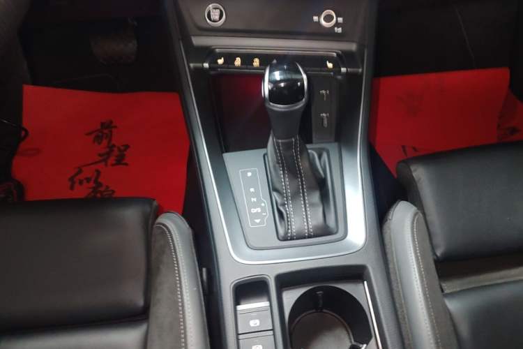 Used Audi Q3 Sportback 2020 40 TFSI Fashion Model Gear Lever