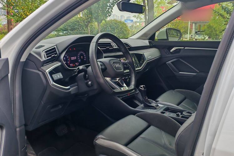 Used Audi Q3 Sportback 2020 40 TFSI Fashion Model Interior 2