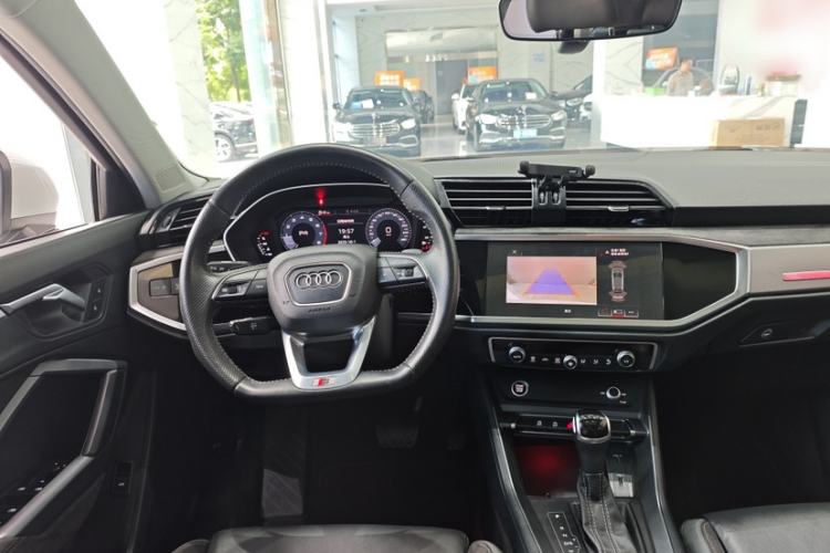 Used Audi Q3 Sportback 2020 40 TFSI Fashion Model Interior 2