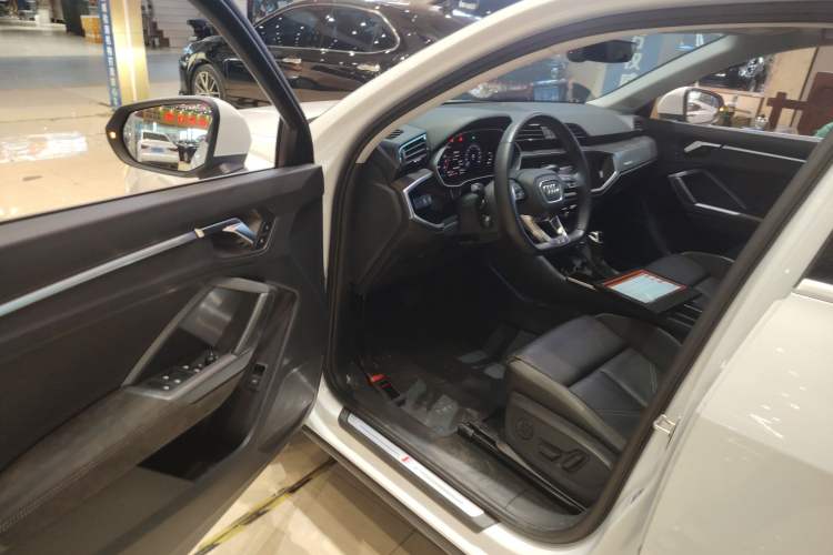 Used Audi Q3 Sportback 2020 40 TFSI Fashion Model Interior 3