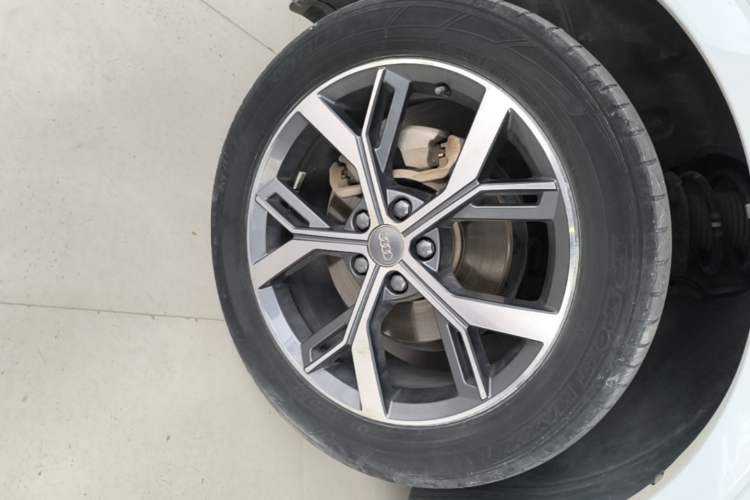 Used Audi Q3 Sportback 2020 40 TFSI Fashion Model Left Front Wheel Hub