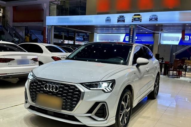 Ojetý Audi Q3 Sportback 2020 40 TFSI Fashion Model