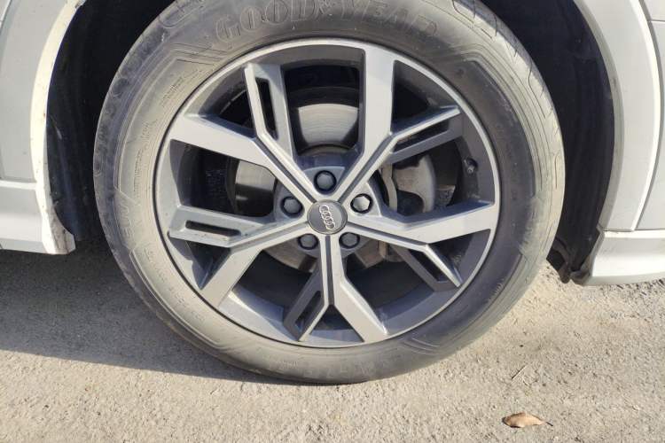 Used Audi Q3 Sportback 2020 40 TFSI Fashion Model Right Front Wheel Hub