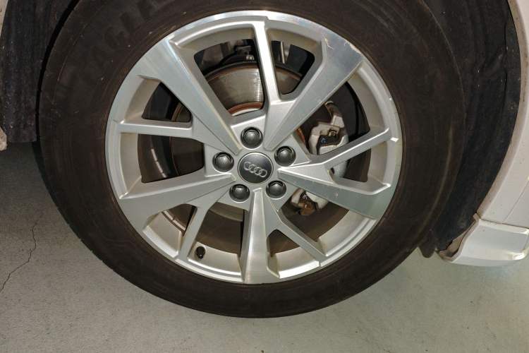 Used Audi Q3 Sportback 2020 35 TFSI Ambition Edition Right Front Wheel Hub