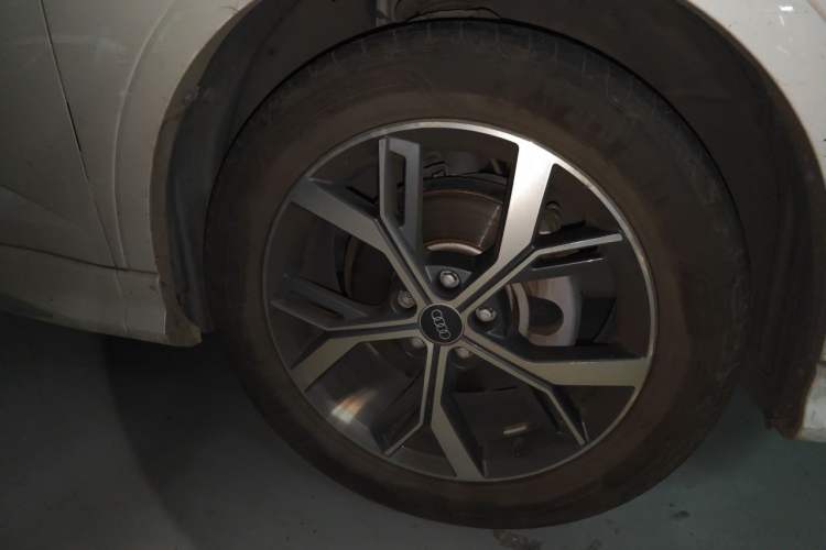 Used Audi Q3 Sportback 2020 40 TFSI Fashion Model Right Front Wheel Hub