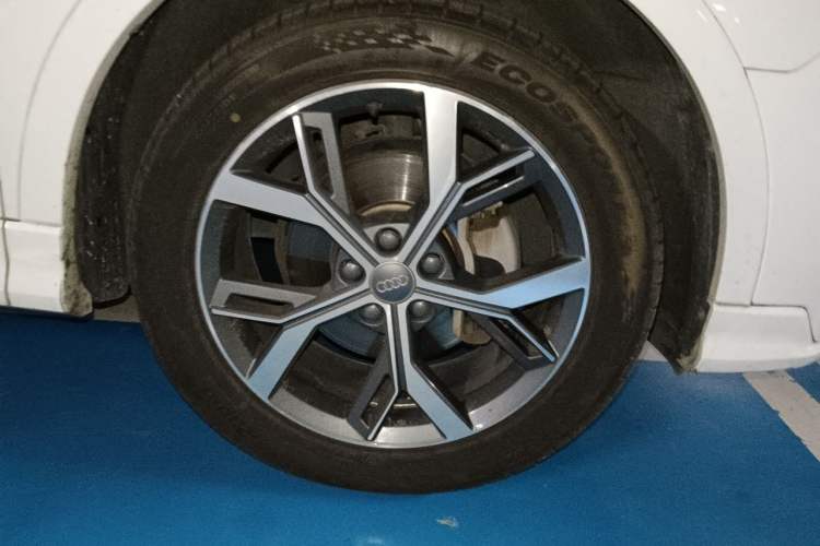 Used Audi Q3 Sportback 2020 40 TFSI Fashion Model Right Front Wheel Hub