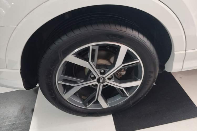 Used Audi Q3 Sportback 2020 40 TFSI Fashion Model Right Rear Wheel Hub