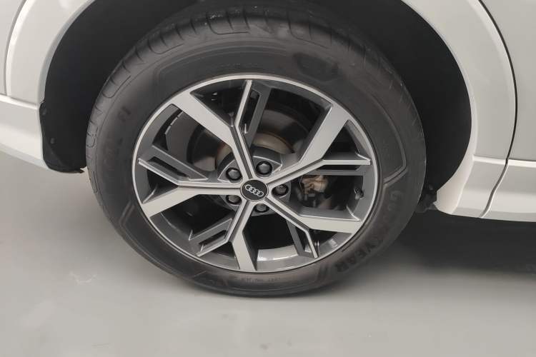 Used Audi Q3 Sportback 2020 40 TFSI Fashion Model Right Rear Wheel Hub