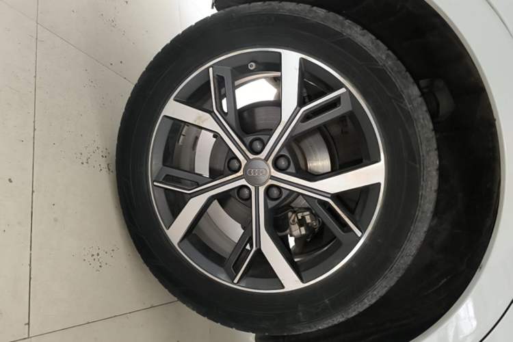 Used Audi Q3 Sportback 2020 40 TFSI Fashion Model Right Rear Wheel Hub