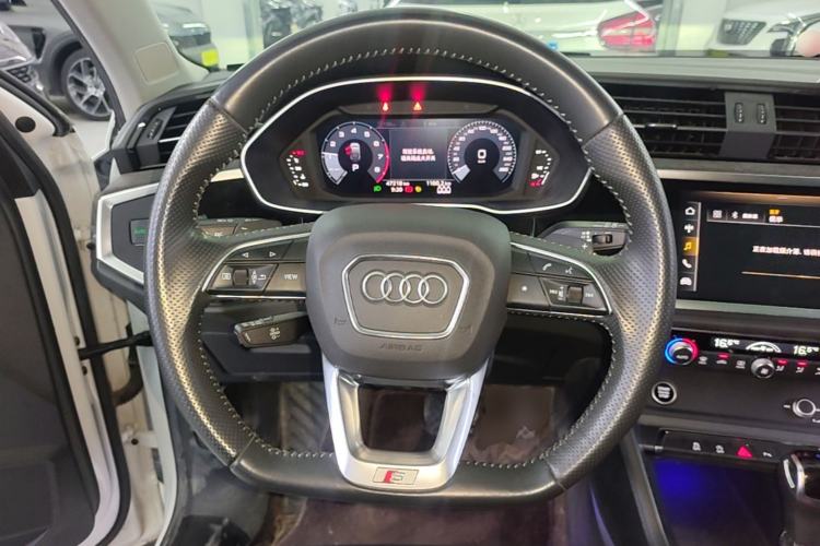 Used Audi Q3 Sportback 2020 40 TFSI Fashion Model Steering Wheel