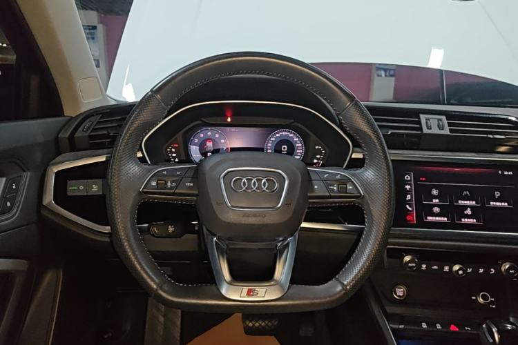 Used Audi Q3 Sportback 2020 40 TFSI Fashion Model Steering Wheel