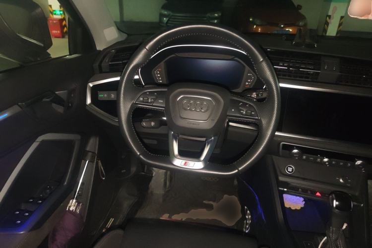 Used Audi Q3 Sportback 2020 40 TFSI Fashion Model Steering Wheel