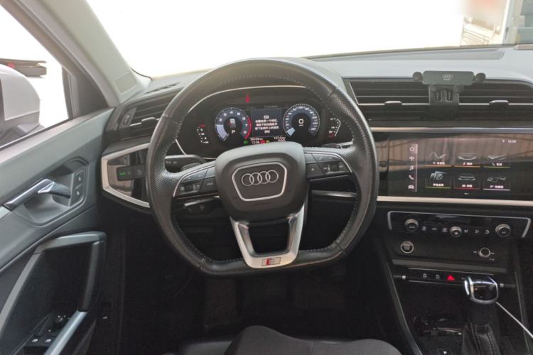 Used Audi Q3 Sportback 2020 40 TFSI Fashion Model Steering Wheel