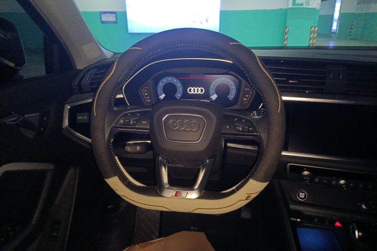 Used Audi Q3 Sportback 2020 40 TFSI Fashion Model Steering Wheel