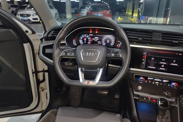 Used Audi Q3 Sportback 2020 40 TFSI Fashion Model Steering Wheel