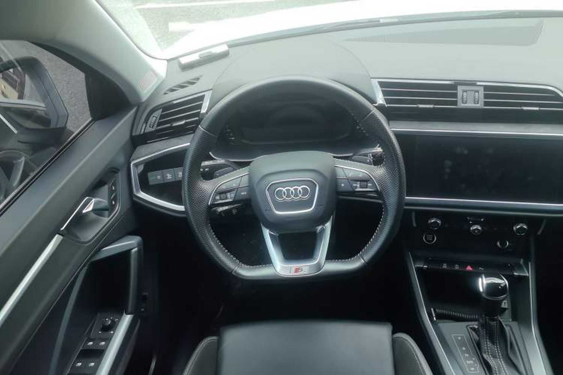 Used Audi Q3 Sportback 2020 40 TFSI Fashion Model Steering Wheel