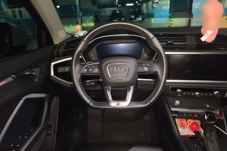 Used Audi Q3 Sportback 2020 40 TFSI Fashion Model Steering Wheel