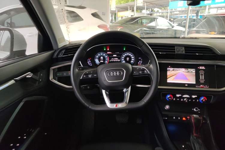 Used Audi Q3 Sportback 2020 40 TFSI Fashion Model Steering Wheel