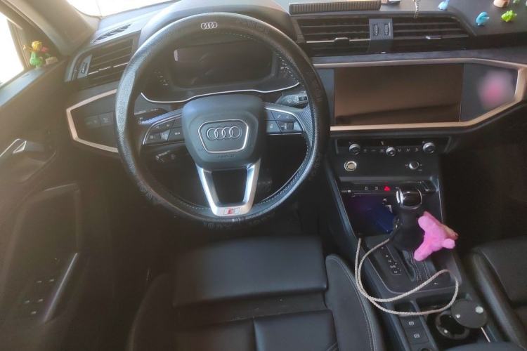 Used Audi Q3 Sportback 2020 40 TFSI Fashion Model Steering Wheel
