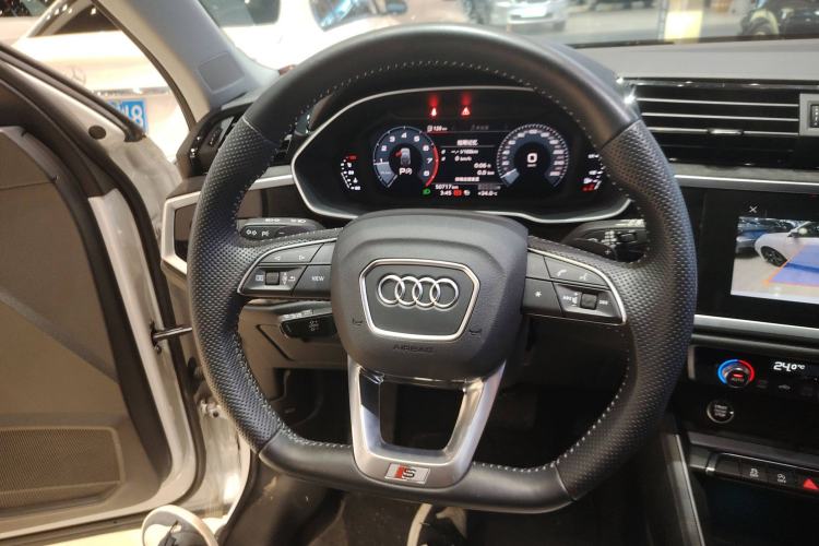 Used Audi Q3 Sportback 2020 40 TFSI Fashion Model Steering Wheel