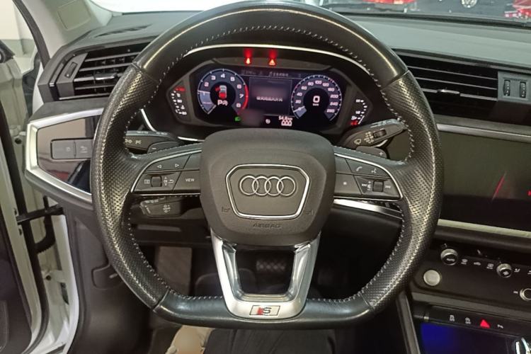 Used Audi Q3 Sportback 2020 40 TFSI Fashion Model Steering Wheel