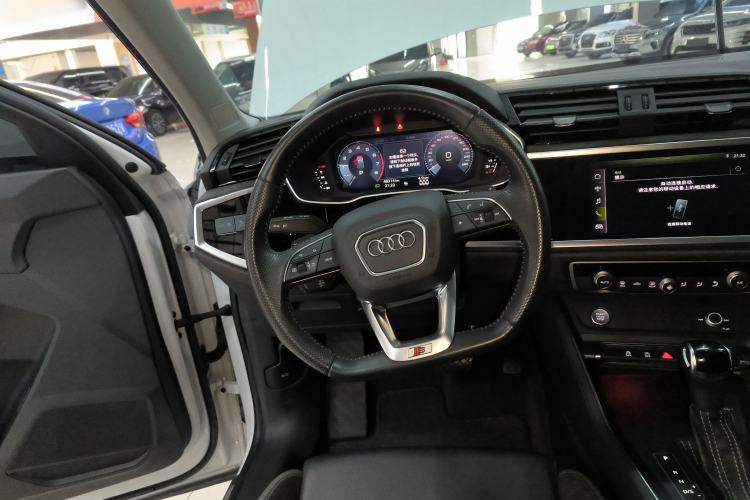 Used Audi Q3 Sportback 2020 40 TFSI Fashion Model Steering Wheel