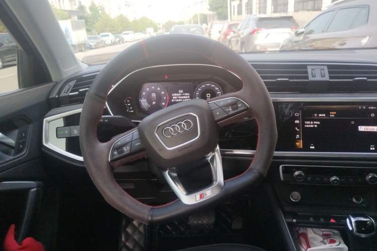 Used Audi Q3 Sportback 2020 40 TFSI Fashion Model Steering Wheel