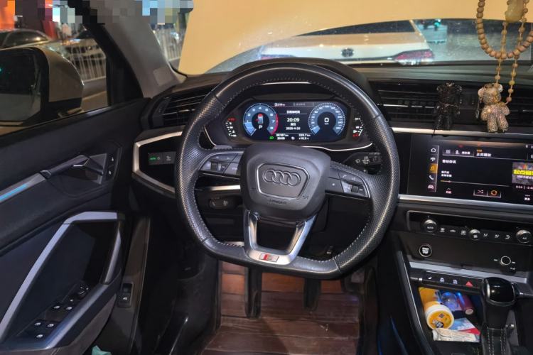 Used Audi Q3 Sportback 2020 40 TFSI Fashion Model Steering Wheel