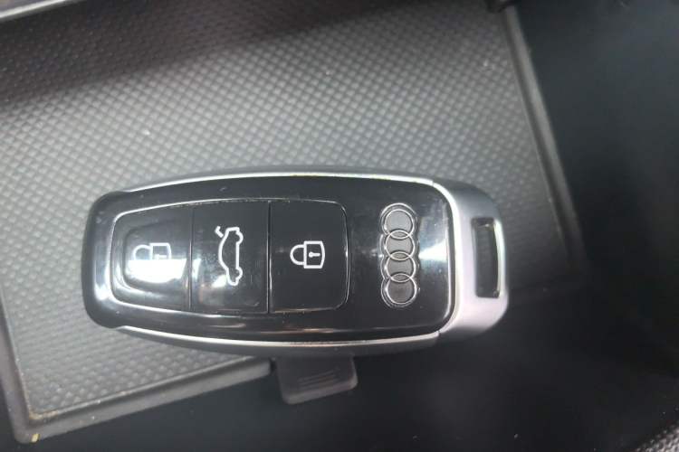 Used Audi Q3 Sportback 2020 40 TFSI Fashion Model Vehicle Key