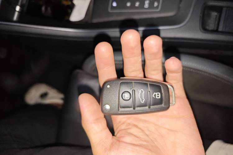 Used Audi Q3 Sportback 2020 40 TFSI Fashion Model Vehicle Key