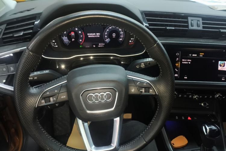 Used Audi Q3 Sportback 2020 40 TFSI Fashion Model Steering Wheel