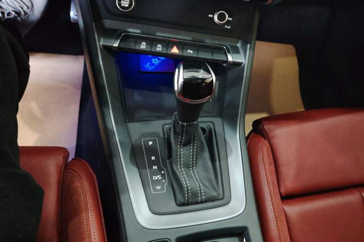Used Audi Q3 Sportback 2021 40 TFSI Enjoy Life Edition Gear Lever