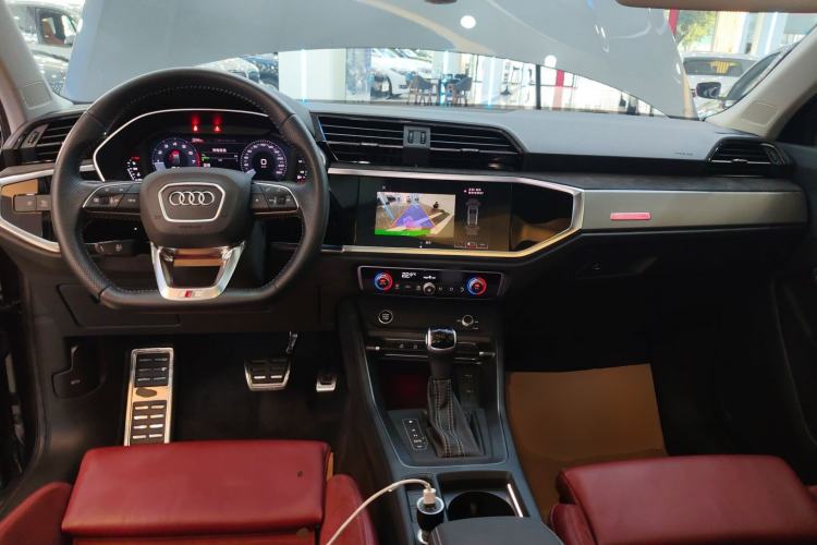Used Audi Q3 Sportback 2021 40 TFSI Enjoy Life Edition Center Console