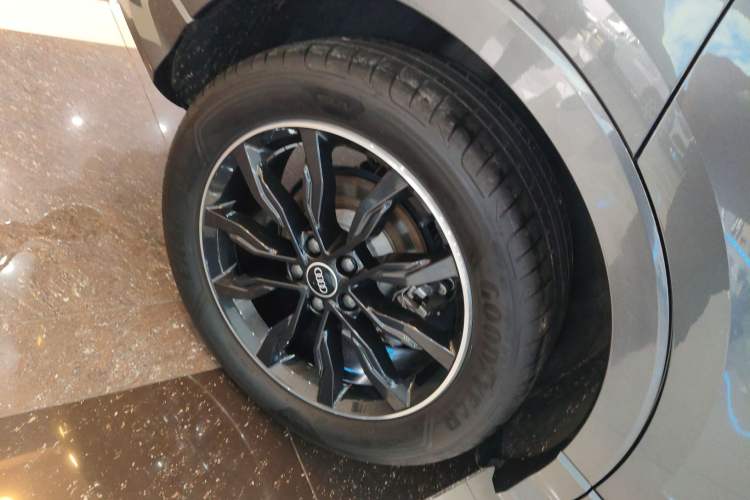 Used Audi Q3 Sportback 2021 40 TFSI Enjoy Life Edition Right Rear Wheel Hub