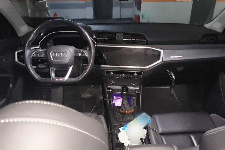 Used Audi Q3 Sportback 2021 40 TFSI Enjoy Life Edition Center Console