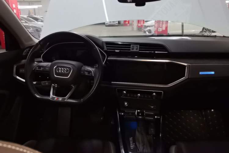 Used Audi Q3 Sportback 2021 40 TFSI Enjoy Life Edition Center Console