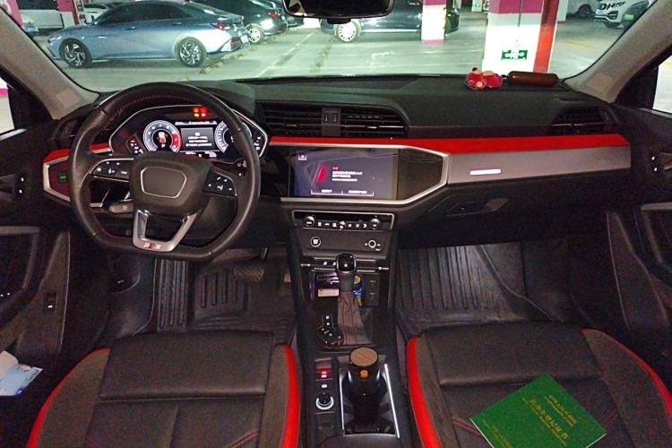 Used Audi Q3 Sportback 2022 40 TFSI Fashion Model Center Console