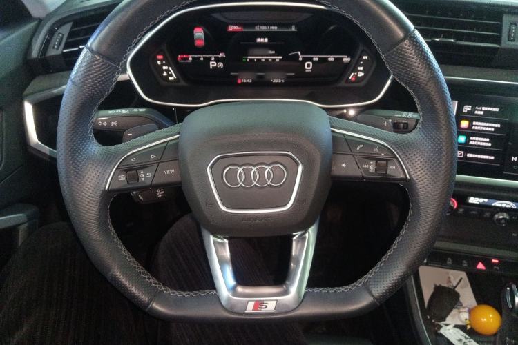 Used Audi Q3 Sportback 2022 40 TFSI Fashion Model Steering Wheel