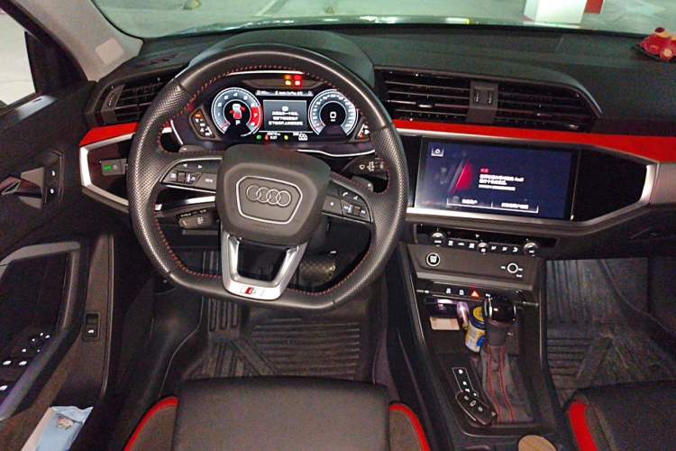 Used Audi Q3 Sportback 2022 40 TFSI Fashion Model Steering Wheel