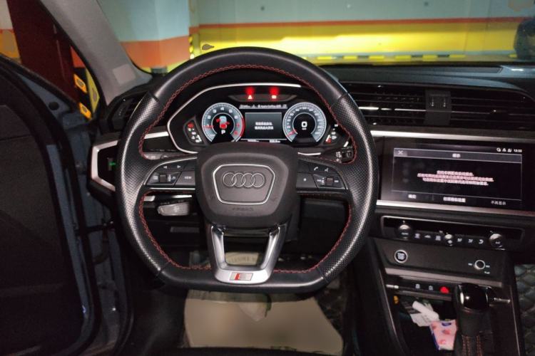 Used Audi Q3 Sportback 2022 40 TFSI Fashion Model Steering Wheel