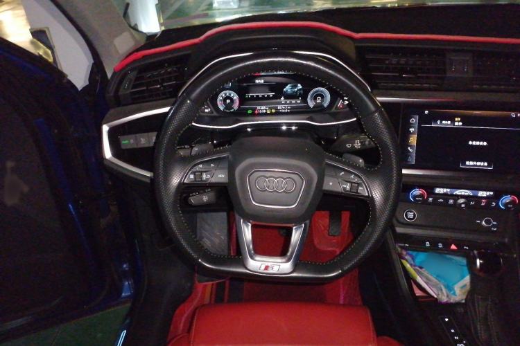 Used Audi Q3 Sportback 2022 40 TFSI Fashion Model Steering Wheel