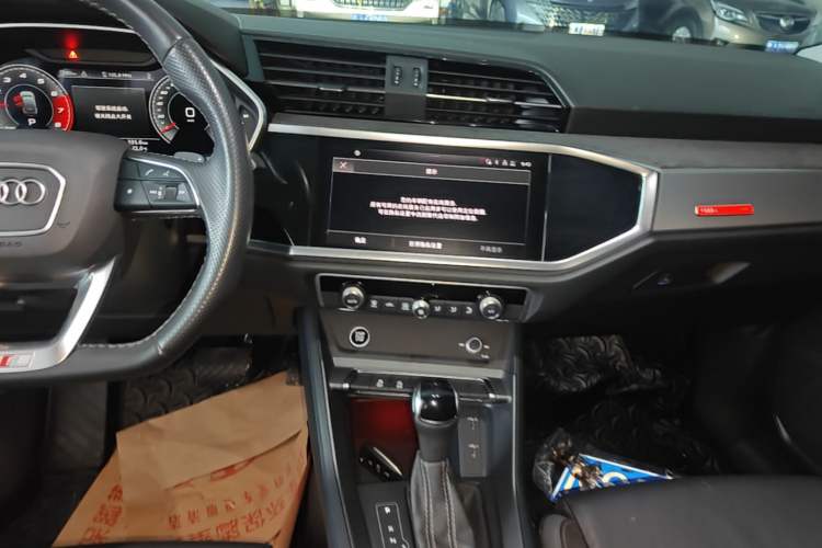 Used Audi Q3 Sportback 2022 40 TFSI Fashion Model Audio And AC Panel