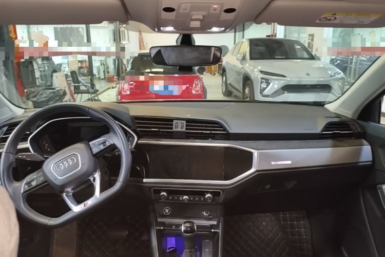 Used Audi Q3 Sportback 2022 40 TFSI Fashion Model Center Console